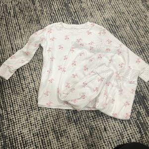 Like new kissy kissy pjs size 2